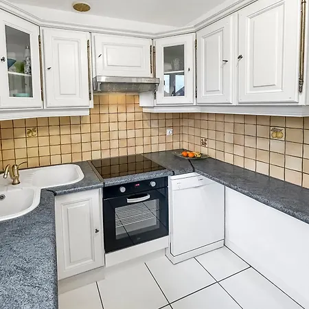 Maison Lumineuse, Jardin Et Wi-fi Gratuit Casa de Férias *