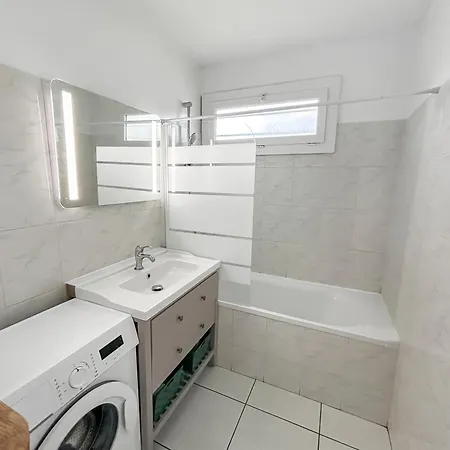 Dom wakacyjny Maison Lumineuse, Jardin Et Wi-fi Gratuit *