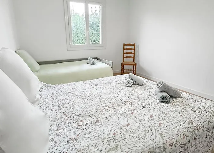 Maison Lumineuse, Jardin Et Wi-fi Gratuit Hébergement de vacances Tours