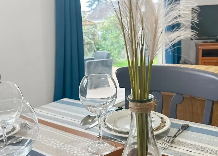 Maison Lumineuse, Jardin Et Wi-fi Gratuit Hébergement de vacances *